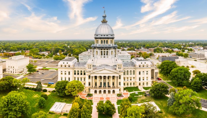 The capital building in Springfield, Illinois as seen from above on a sunny day.